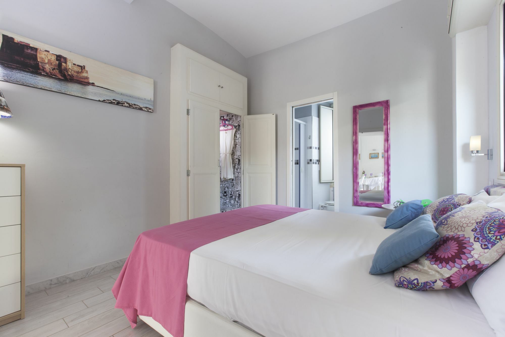 Dreaming Sorrento Suites エクステリア 写真